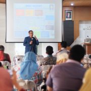 dekan ftsp uii memberikan sambutan pada pertemuan orang tua wali mahasiswa baru tahun 2017 dekan ftsp uii memberikan sambutan pada pertemuan orang tua wali mahasiswa baru tahun 2017