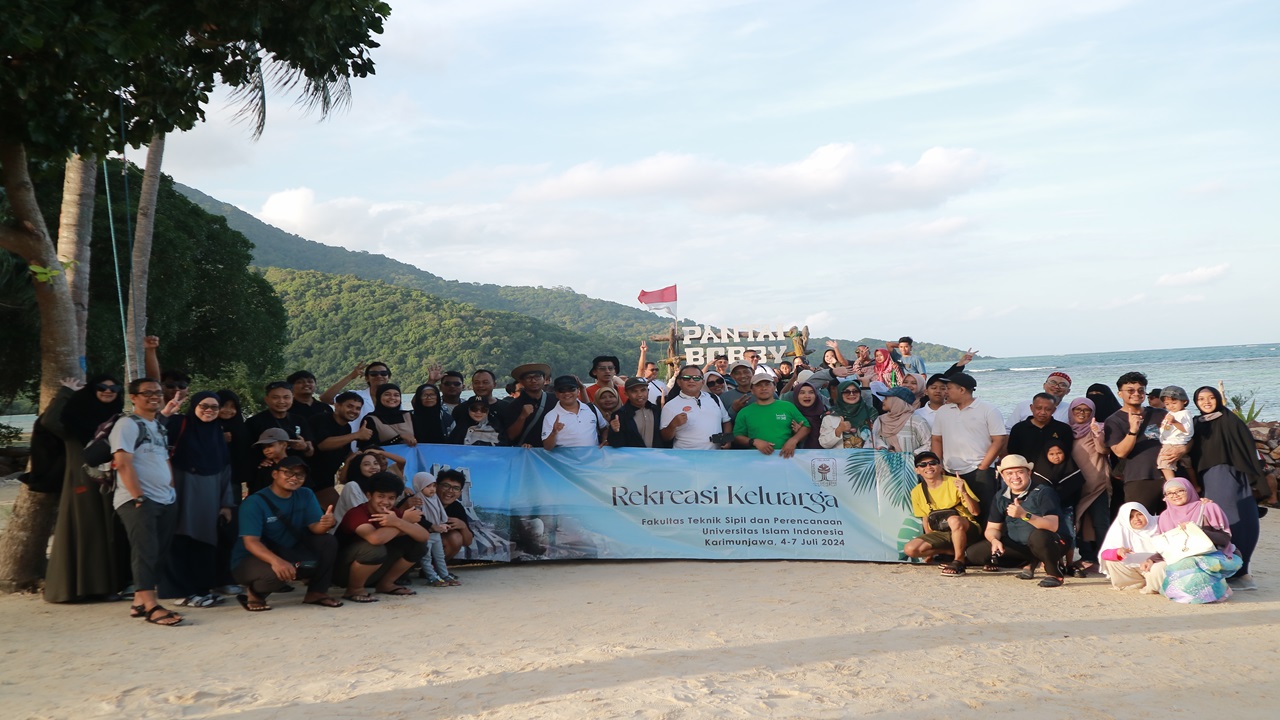 Rajut Kebersamaan, FTSP UII Adakan Family Gathering di Karimunjawa
